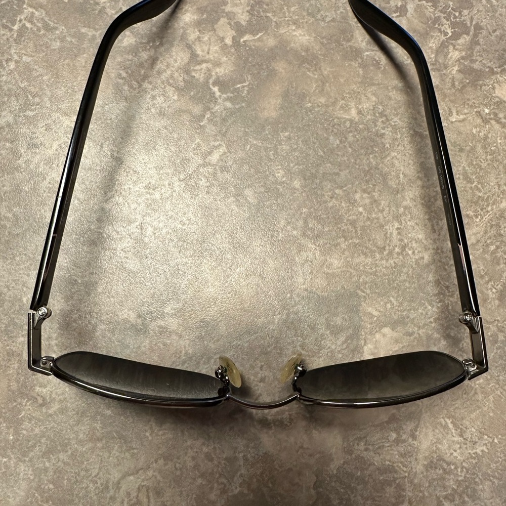 VINTAGE GUCCI SUNGLASSES
Reduced for quick sale!!!!